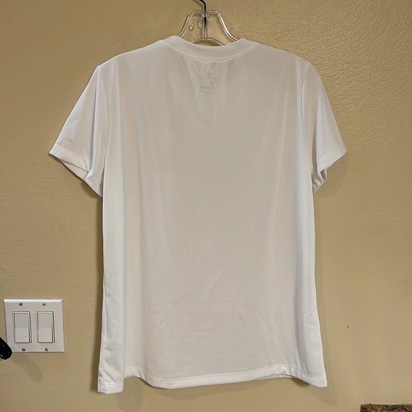 Men’s The Nike Tee - Picture 5 of 7